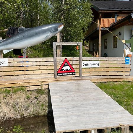 Skaidi Logde- Near Salomon River And Golf Course Apartment Хамерфест Екстериор снимка