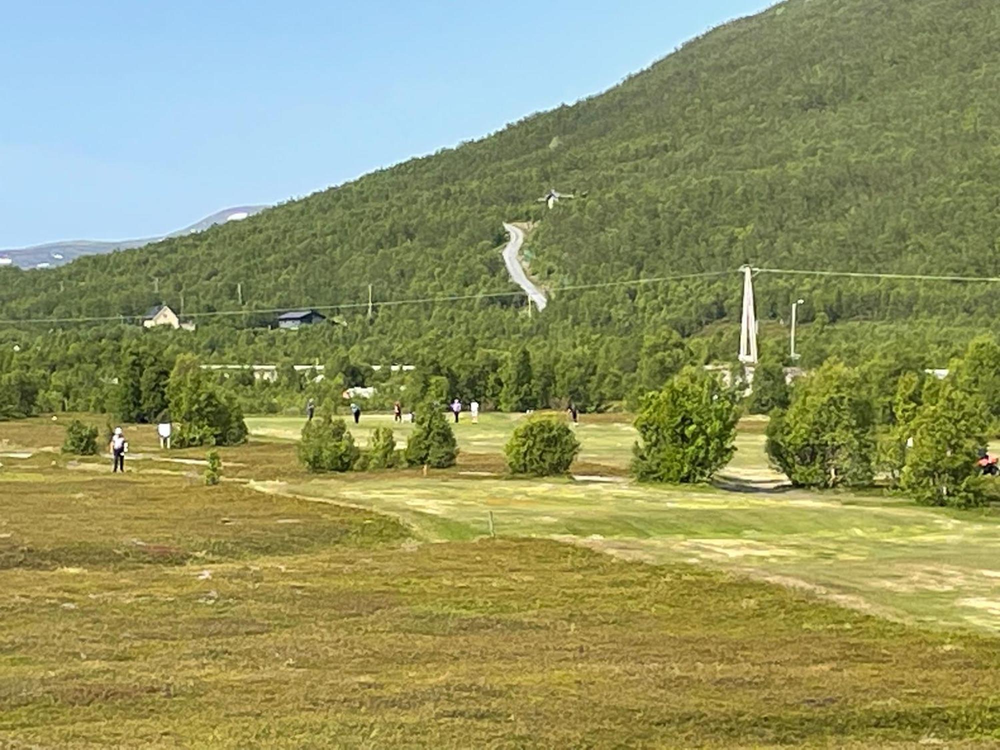 Skaidi Logde- Near Salomon River And Golf Course Apartment Хамерфест Екстериор снимка